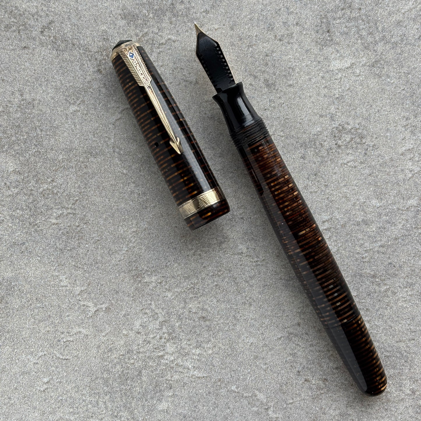 Parker Vacumatic Debutante Vintage Fountain Pen, Golden Pearl
