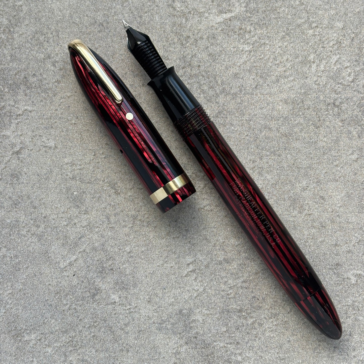 Military Clip Sheaffer Balance 1000, Carmine Red with Gold-filled Trim