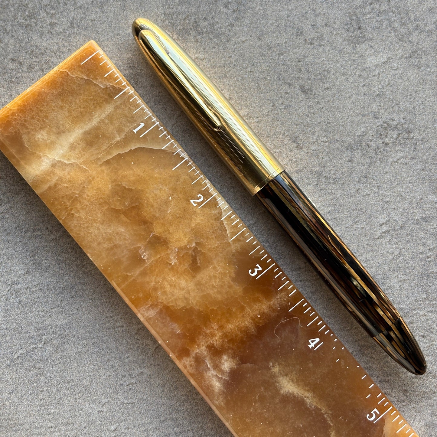 Sheaffer Crest Deluxe - Fountain Pen