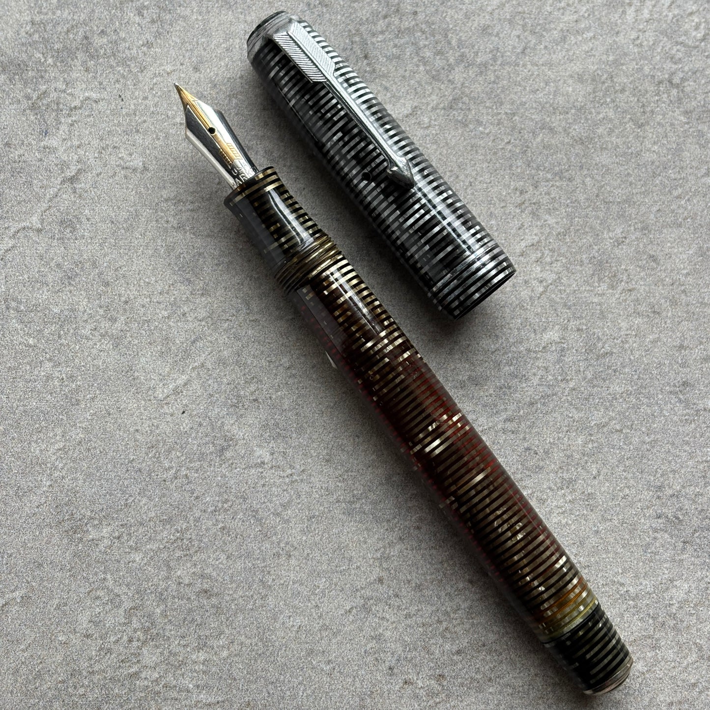 Parker VacuuMatic Standard, Lockdown Filler, Silver Pearl