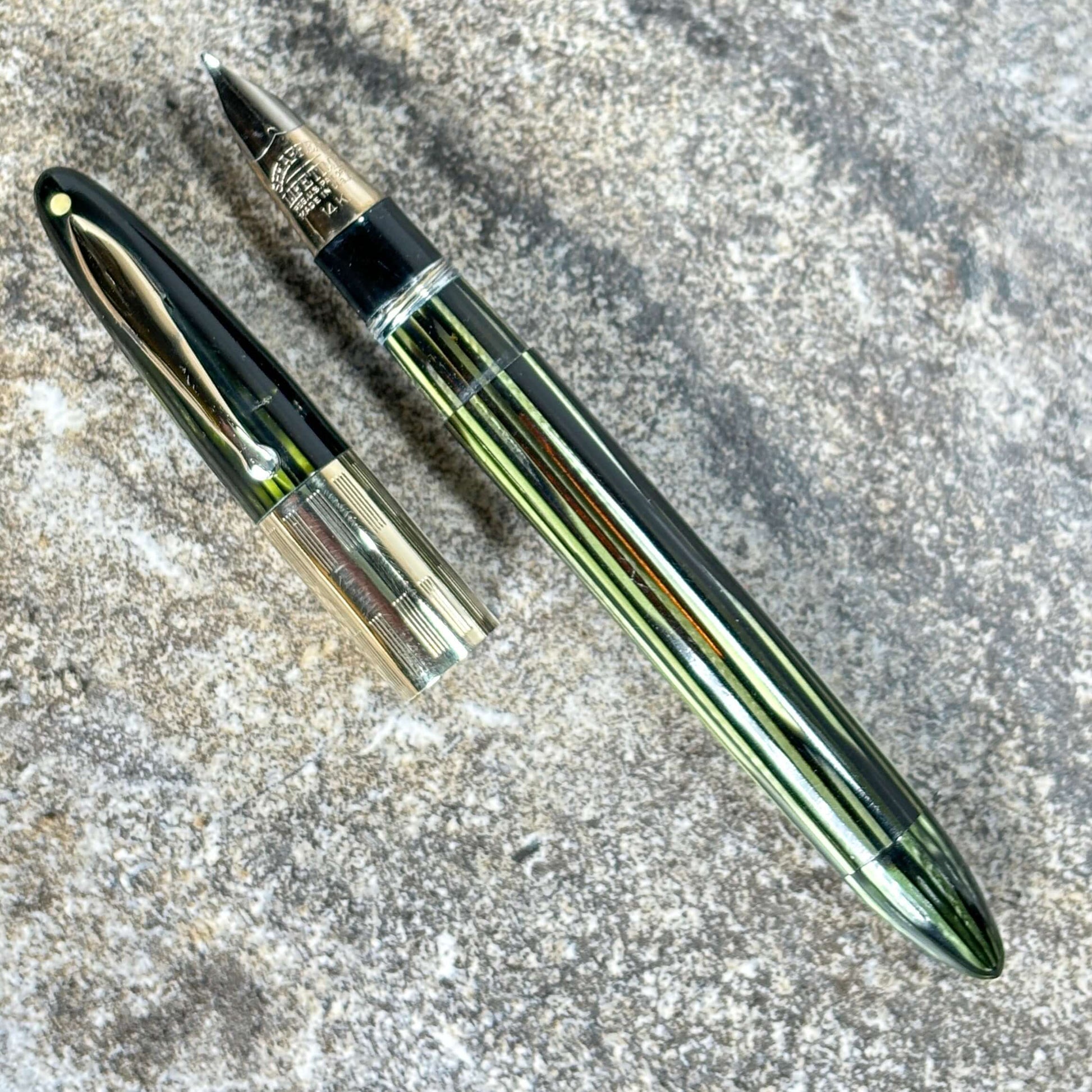 1940s Sheaffer Triumph Vacuum-fil, Extra-wide cap Band, Marine Green with gold filled trim. Fine/Medium Two-tone Nib  Ozark Pen Shop