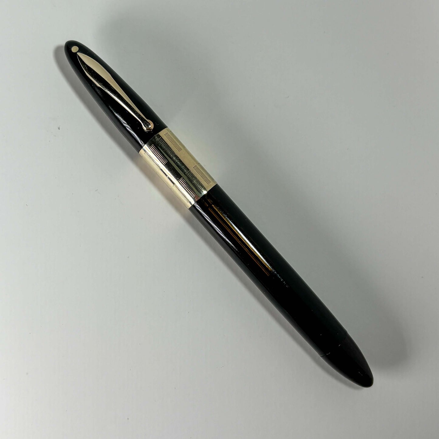 1940s Sheaffer Triumph Vacuum-fil, Extra-wide cap Band, Black with gold filled trim. Medium Two-tone Nib  Ozark Pen Shop