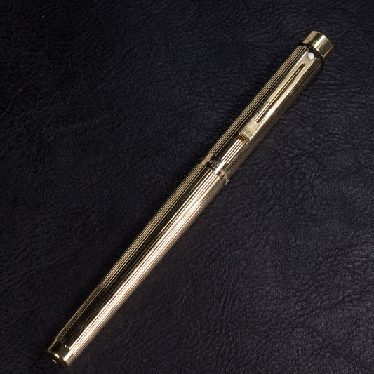 Sheaffer Targa, Gold Plated Lined Pattern, Medium 14K nib. Sheaffer Targa Ozark Pen Shop