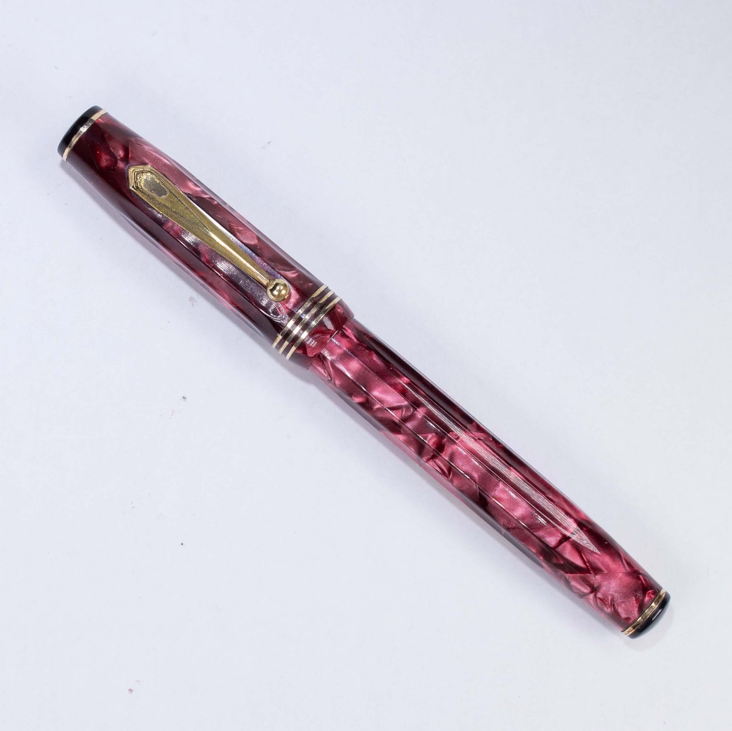 Parker Parkette Deluxe Red Marbled and Fluted Fountain Pen. Fully restored with a Fine 14K gold Parkette Nib Ozark Pen Shop