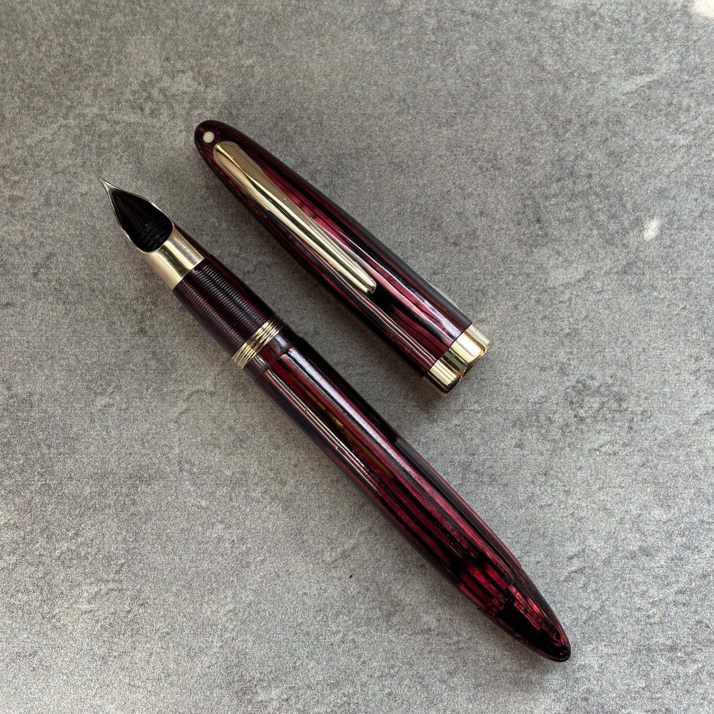 Sheaffer Triumph 1000 Lifetime Vac-fil, Carmine Red