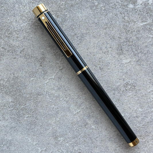 Sheaffer Targa, Black Lacquer Finish, 14K Fine Nib, C/C
