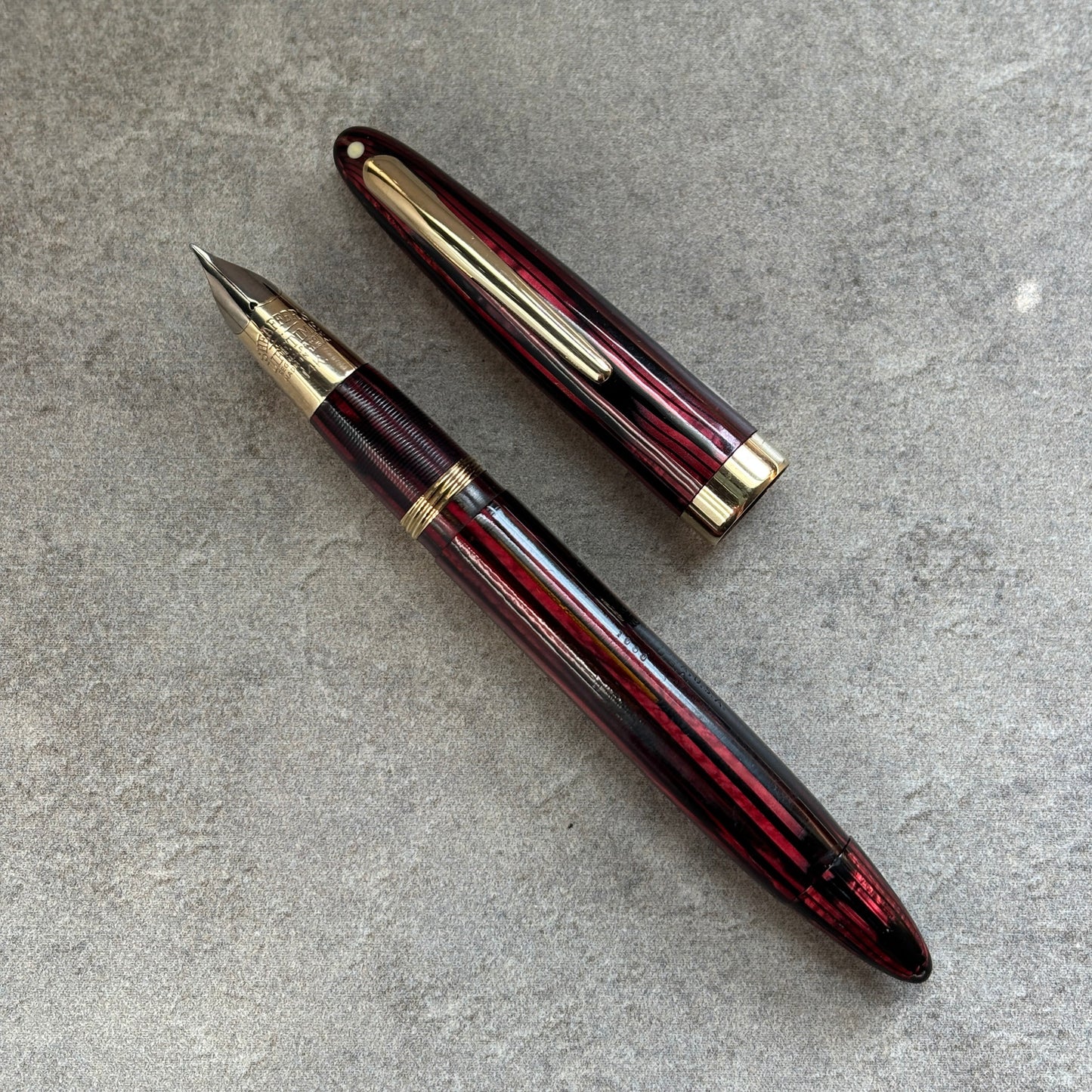 Sheaffer Triumph 1000 Lifetime Vac-fil, Carmine Red
