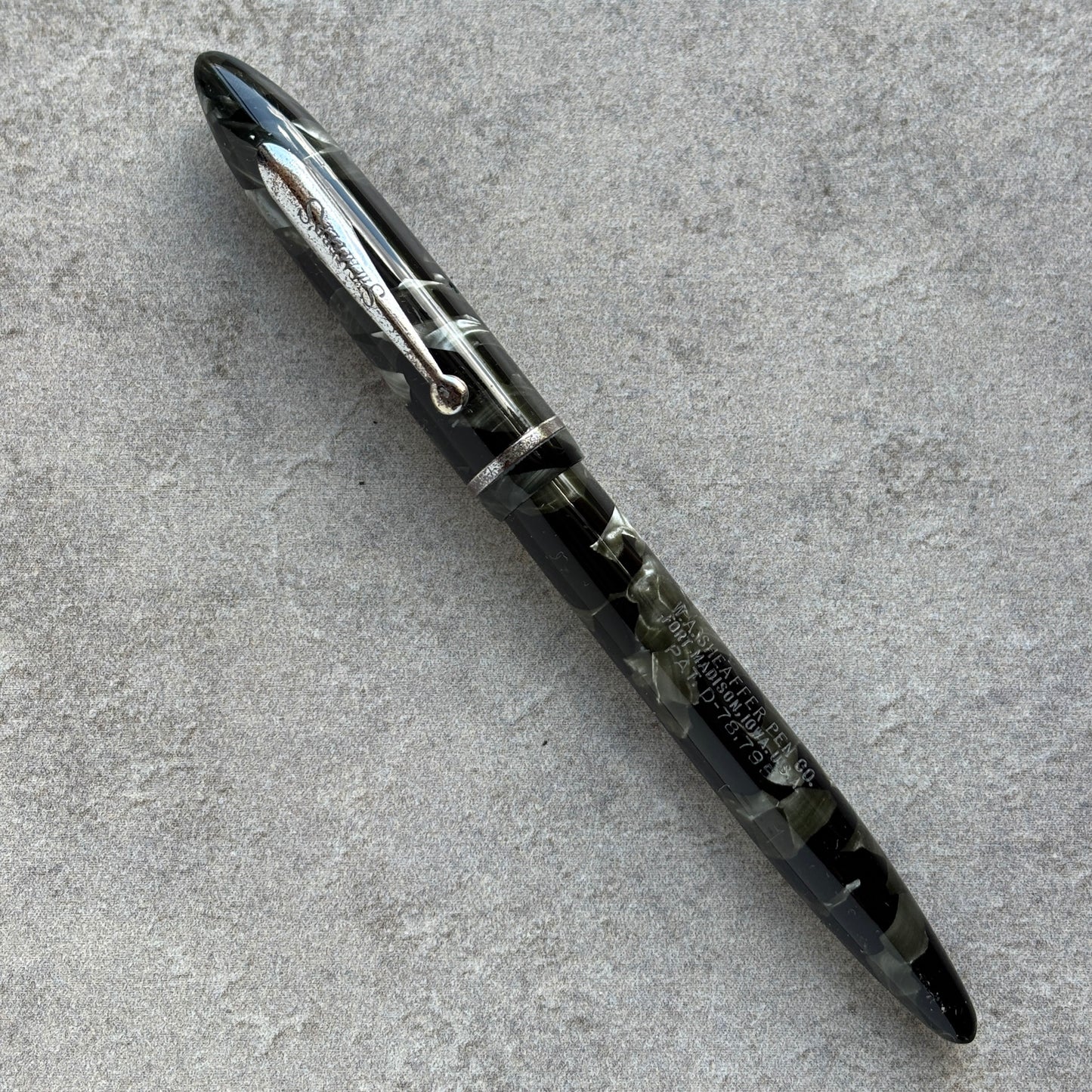 Sheaffer Balance Slim Full Length; Gray Pearl