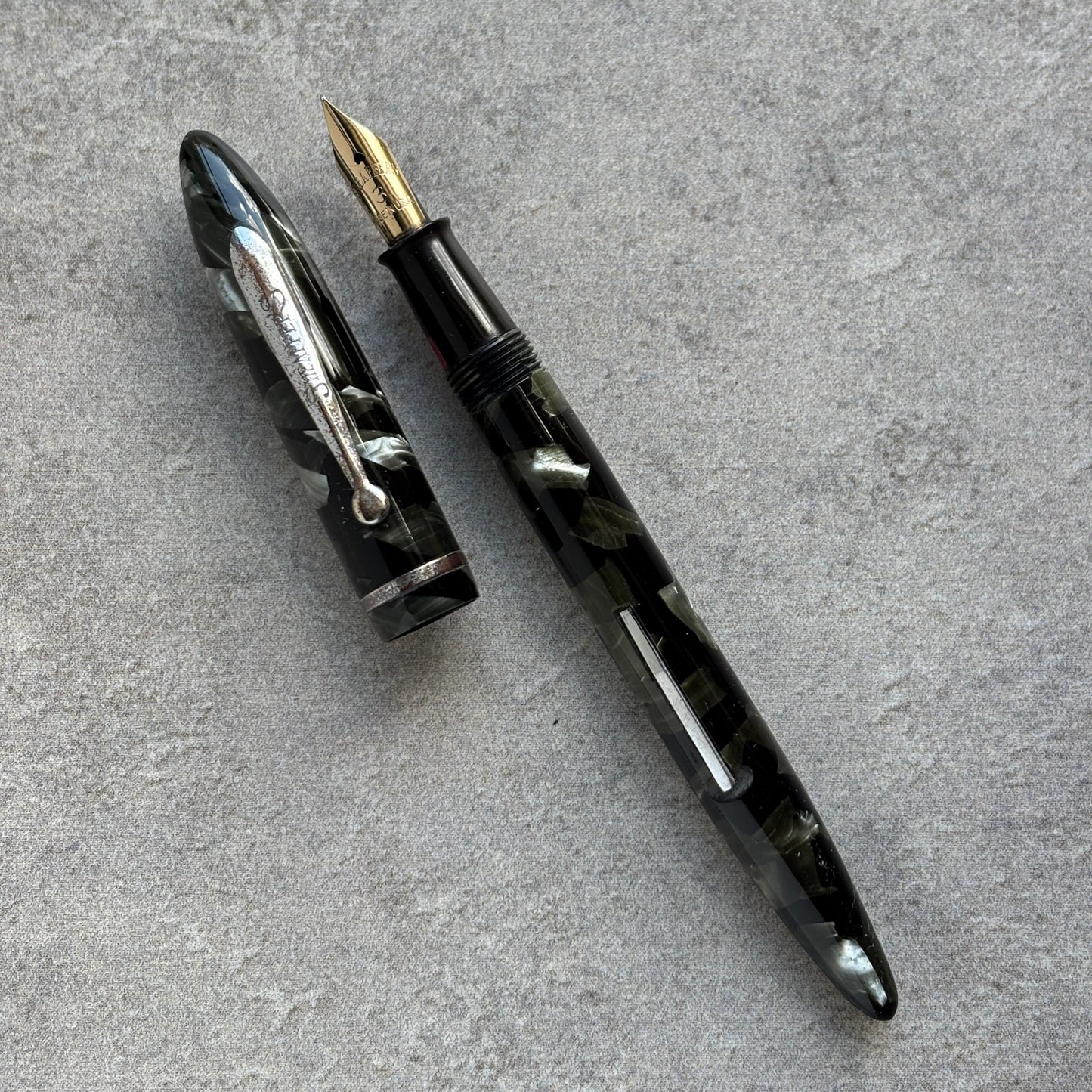 Sheaffer Balance Slim Full Length; Gray Pearl