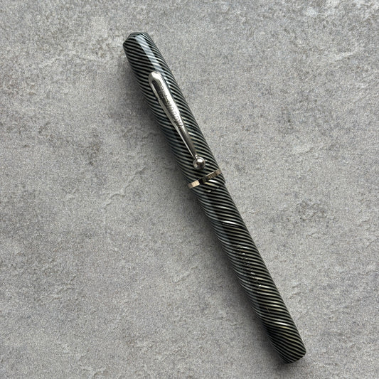 Vacuum-Fil Fountain Pen (Sheaffer Sub Brand), Black and Gray