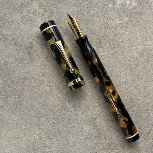 Diamond Medal Oversized Fountain Pen, Black and Pearl