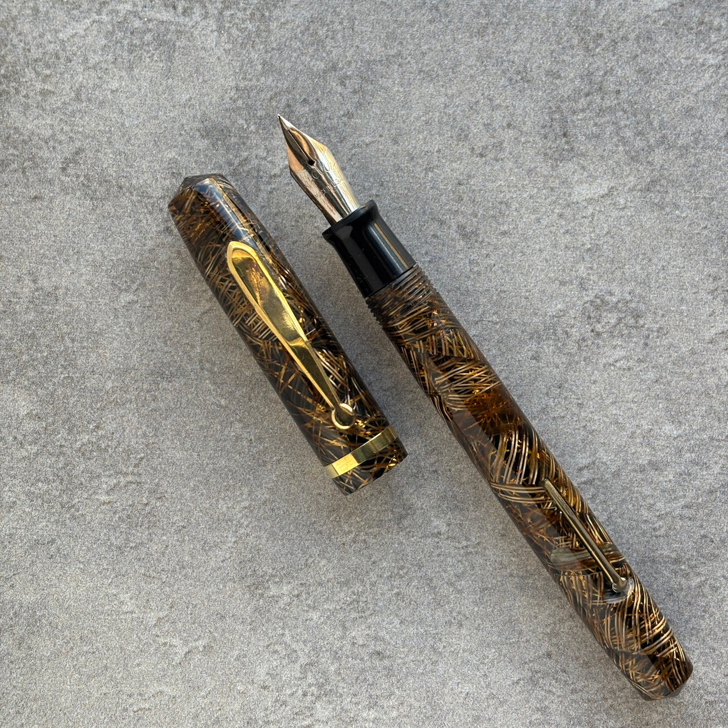 Sheaffer Sub Brand "Vacuum"; Brown Lahn