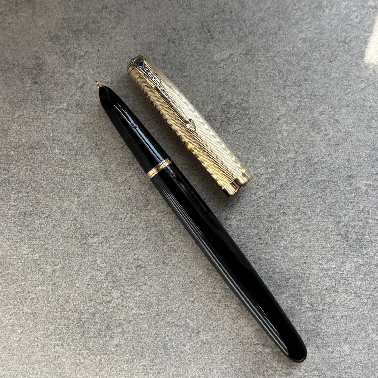 Parker 51 Vacumatic, Black, Medium 14K gold nib