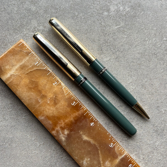 Wahl-Eversharp Slim Ventura Fountain Pen/Pencil Set, Gray with Gold Caps