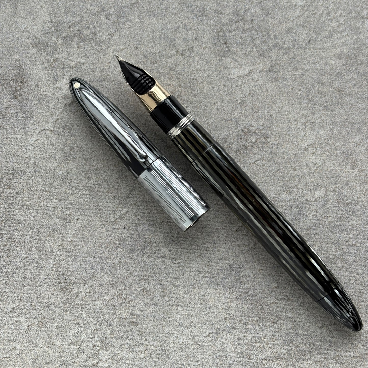 Sheaffer Triumph Fountain Pen, Gray Pearl