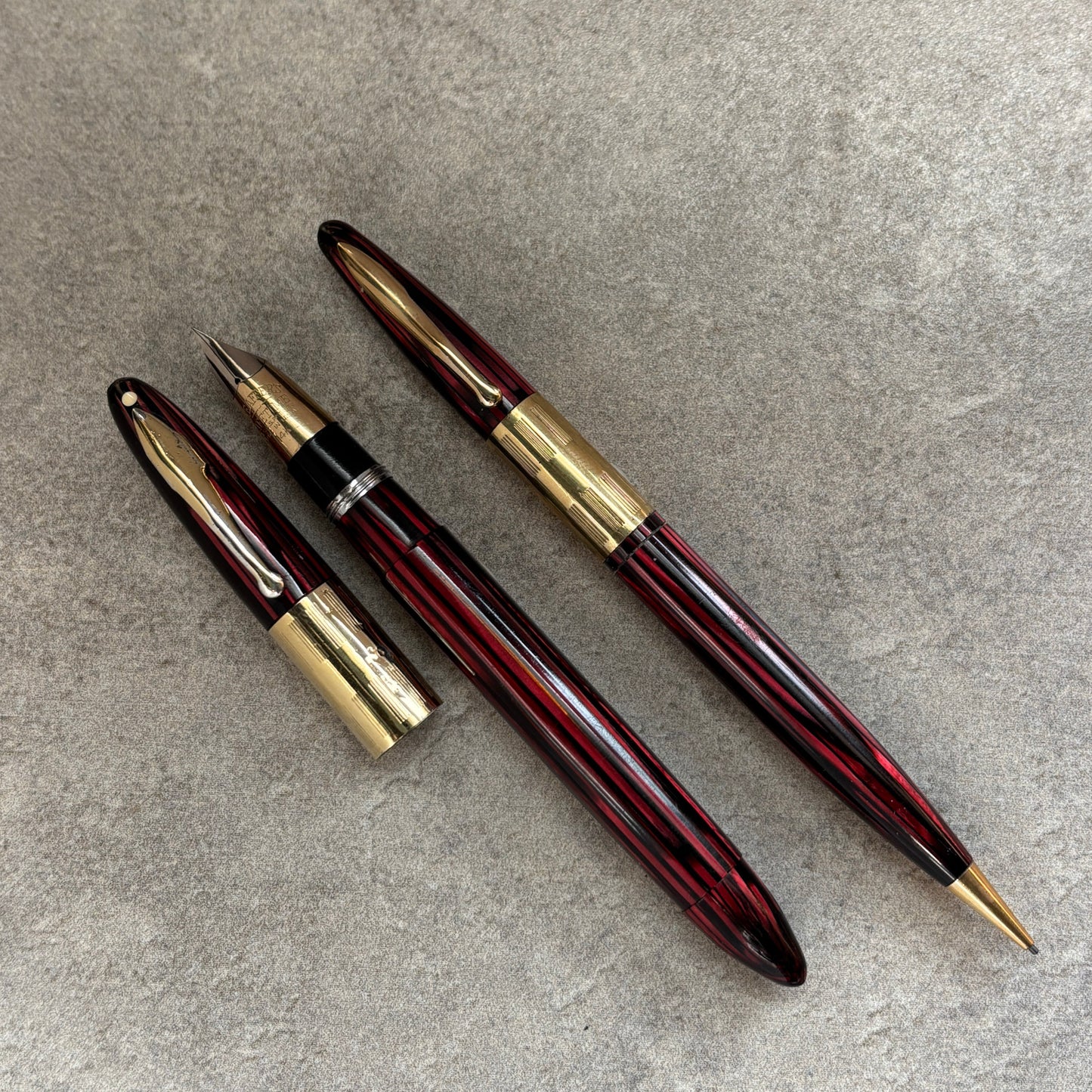 Sheaffer Triumph Vac-fil, Pen/Pencil Set, Carmine Red, Extra Wide Band