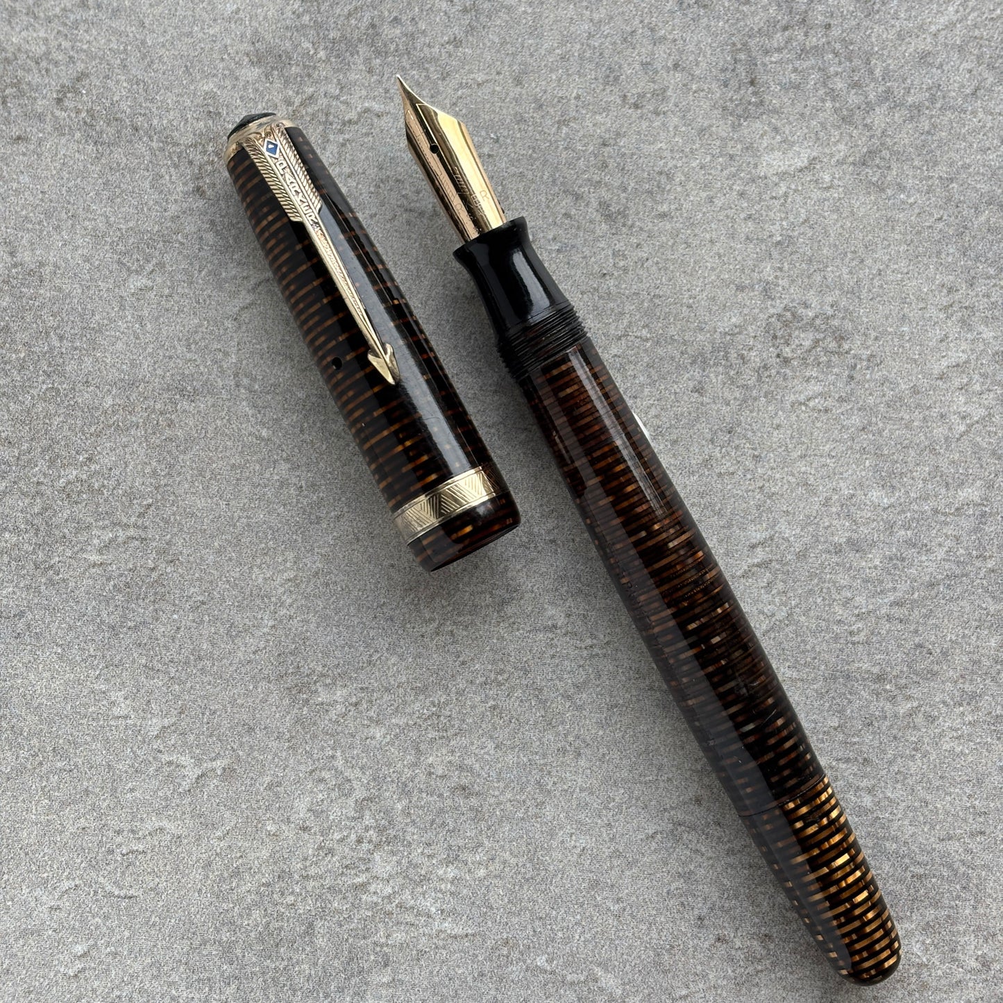 Parker Vacumatic Debutante Vintage Fountain Pen, Golden Pearl