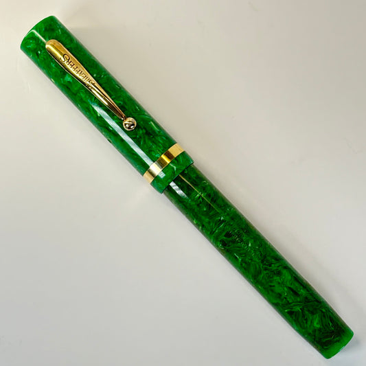 Sheaffer Flat Top, SR Fountain Pen, Jade Green, 14K Sheaffer Lifetime Nib Name/Type: Sheaffer Flat Top Manufacture Year: 1920s Length: 5 1/4 Filling System: Lever-Fill; restored with new sac Color/Pattern: Jade Green with gold-filled trim Nib Type/Conditi