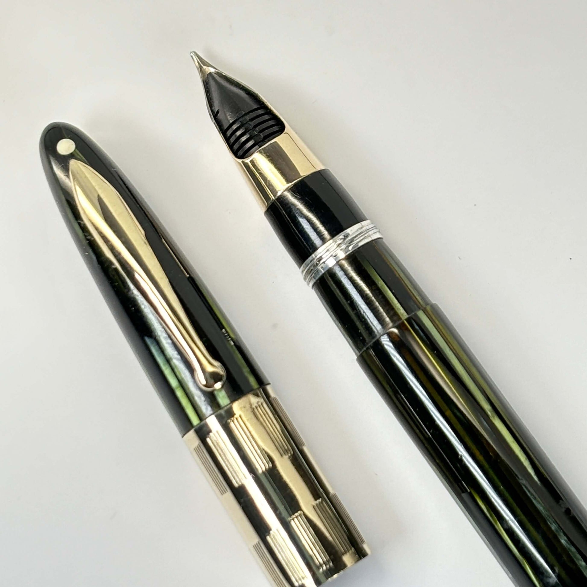 1940s Sheaffer Triumph Vac-fil, Extra-wide cap Band, Marine Green with Gold-filled trim. Medium Two-tone Nib  Ozark Pen Shop