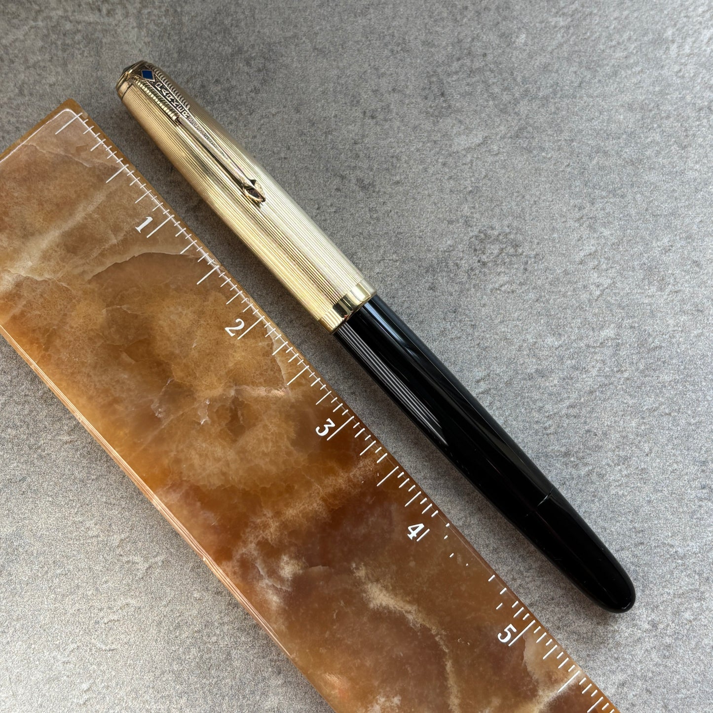 Parker 51 Vacumatic, Black, Medium 14K gold nib