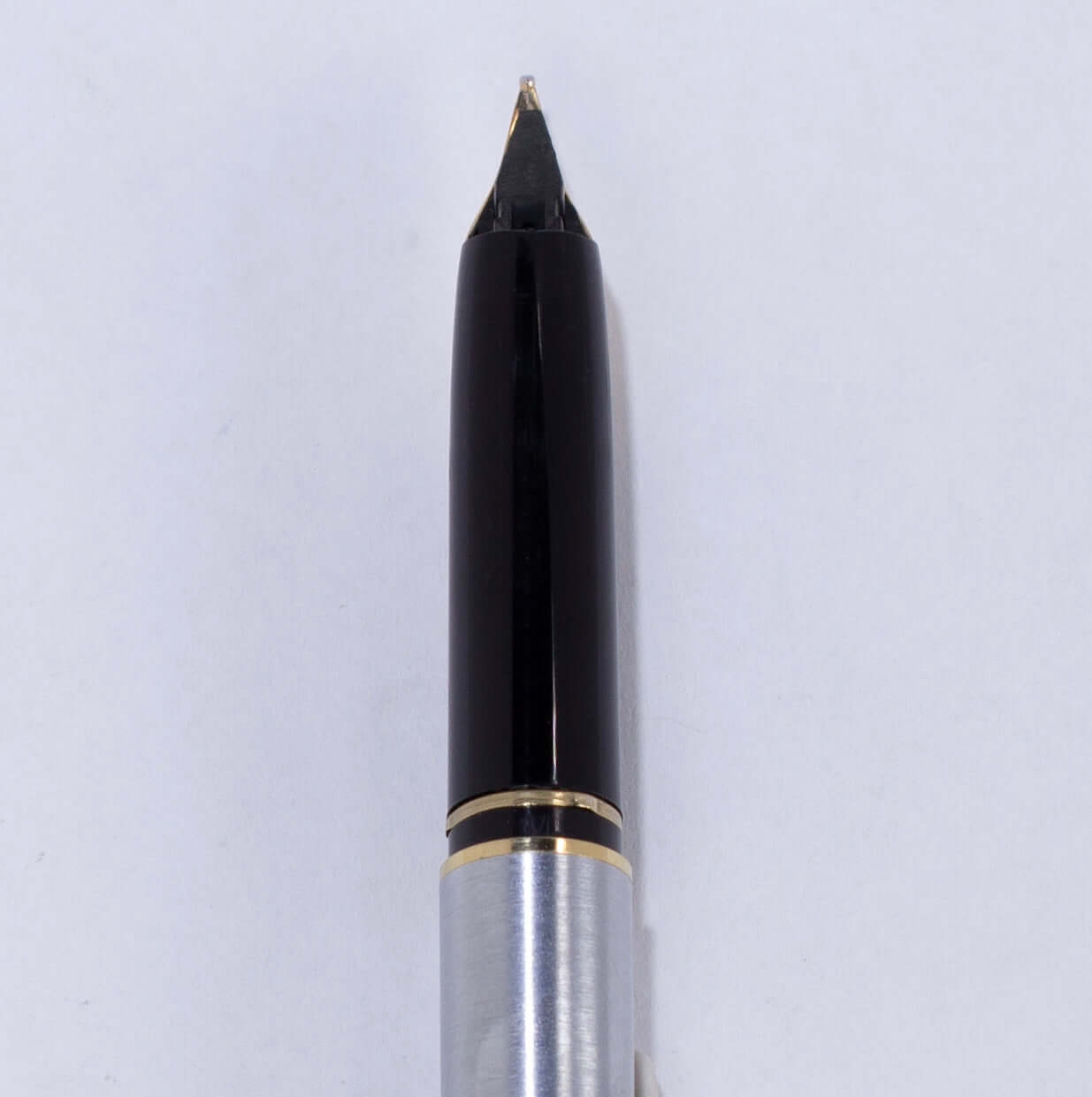 Sheaffer Slim Targa Fountain Pen, Brushed Chrome Finish, 23K Electroplate Trim and Clip, 14K Medium Nib Ozark Pen Shop