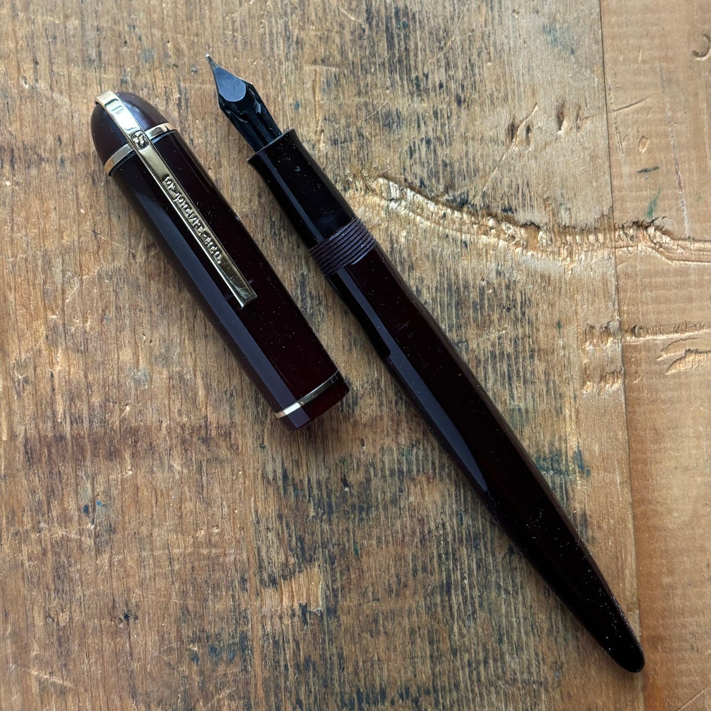 Eversharp Skyline Fountain Pen, Chocolate Brown Barrel, Cap, and Derby
