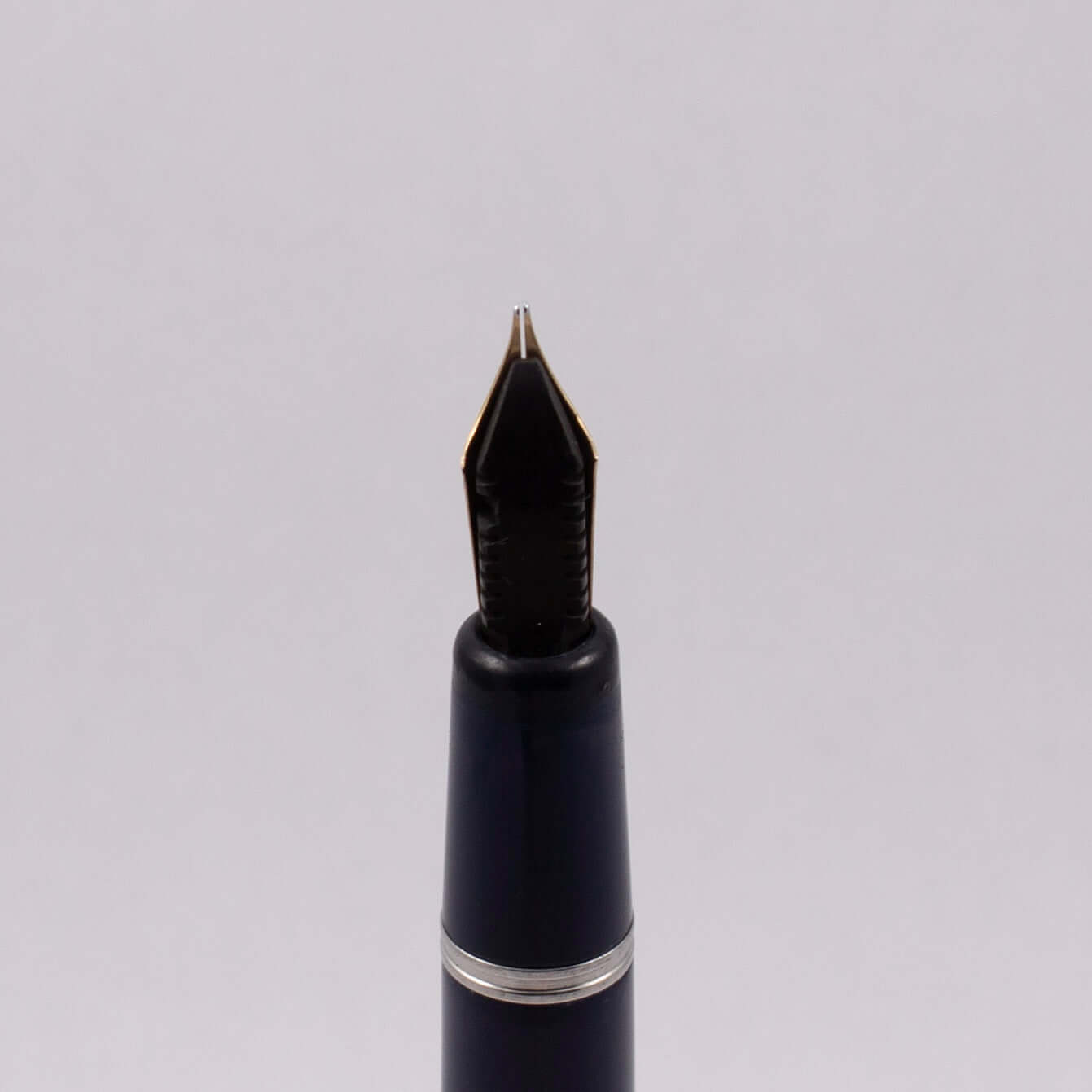 1947 Parker VS Fountain Pen, Royal Blue with a Lustraloy Cap, Button Filler with a 14K Nib Parker VS Ozark Pen Shop