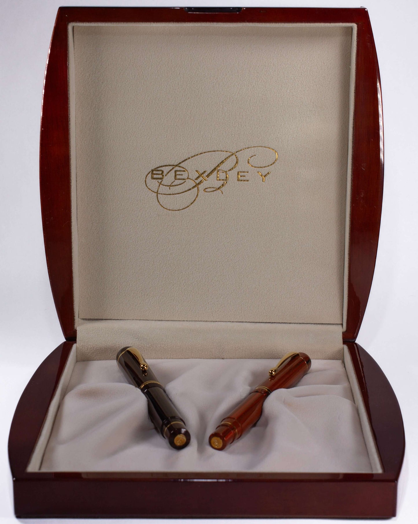 Bexley Jim Gaston Bulls and Bears Fountain Pen Set, Woodgrain Hard rubber Numbered Set, #22 of 100, 18K Gold Medium nibs  Ozark Pen Shop