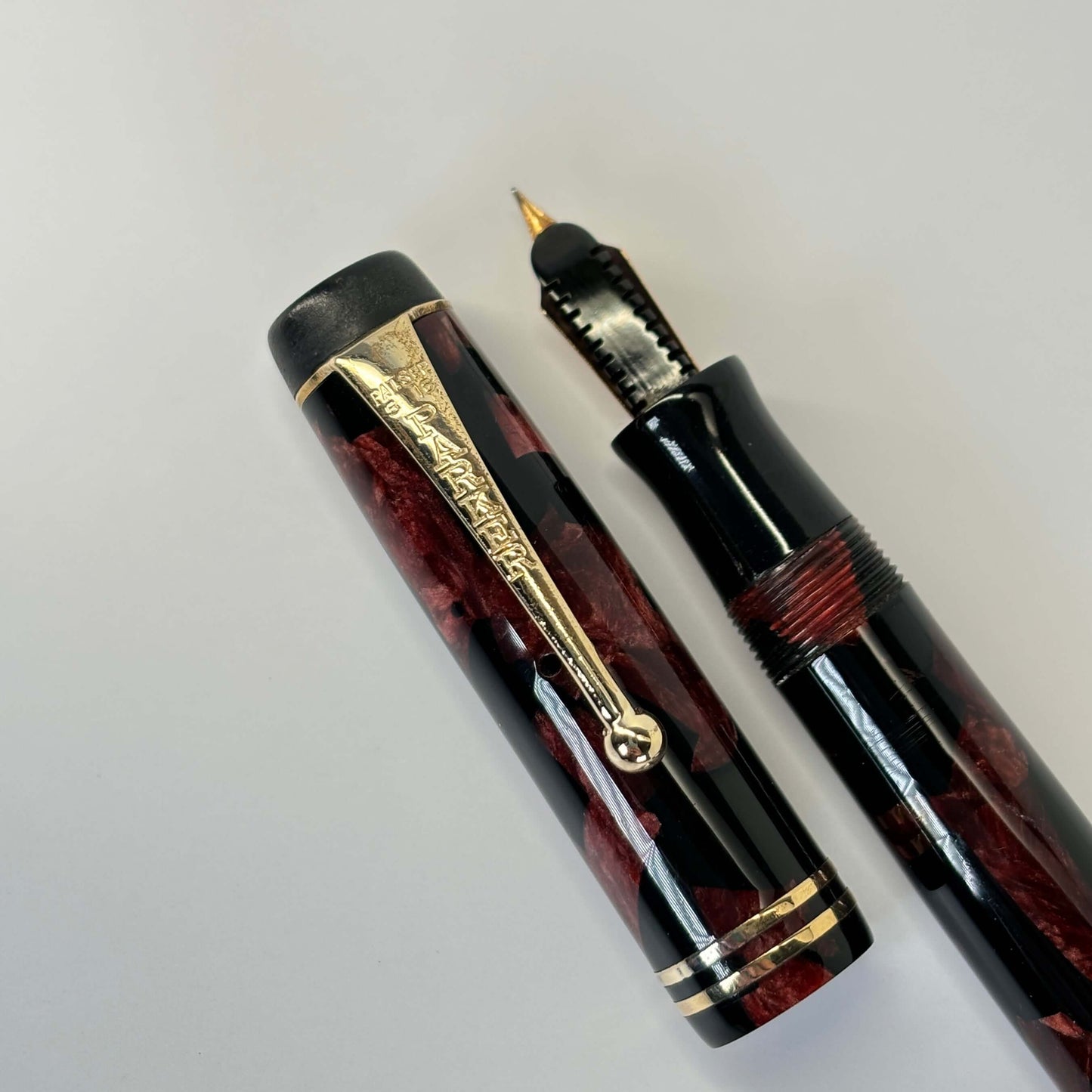 Parker Duofold, JR Streamline Fountain Pen, Burgundy and Black, Medium 14K Parker Nib Ozark Pen Shop