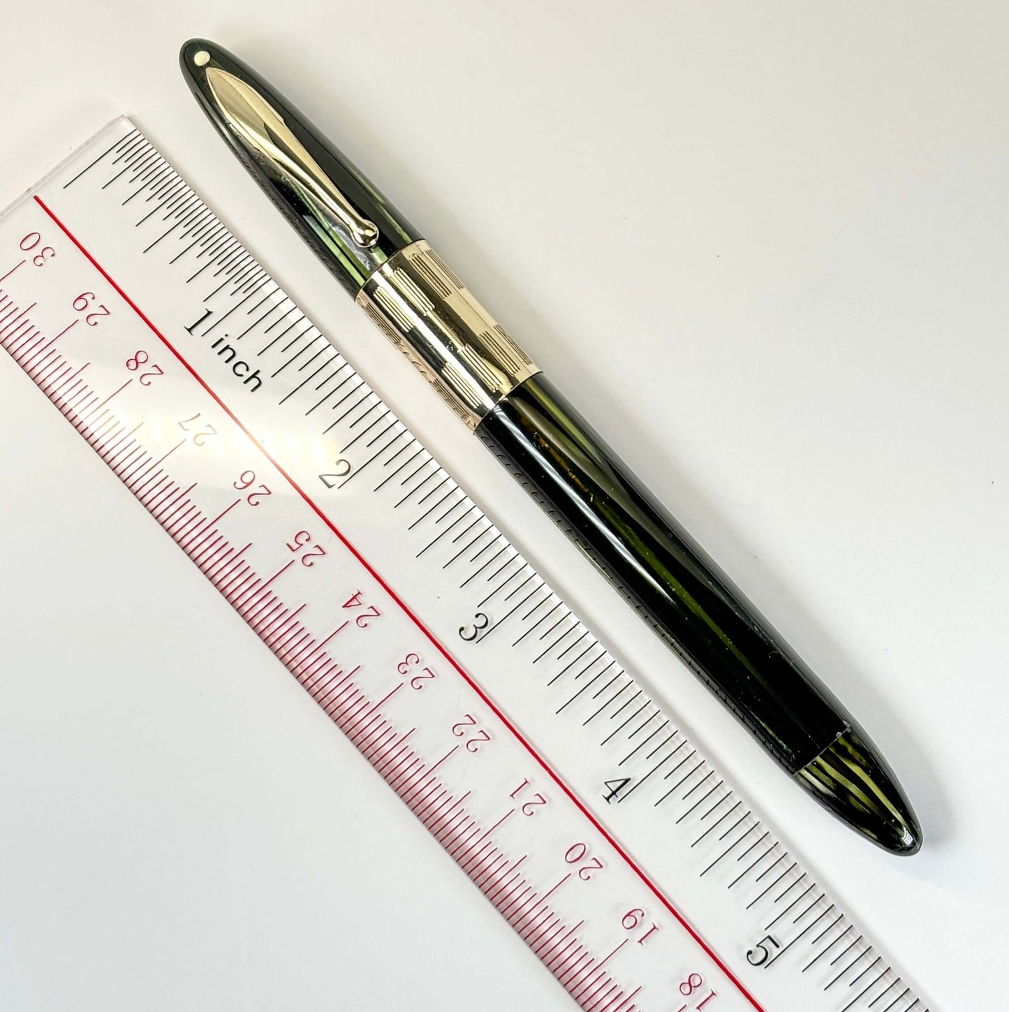1940s Sheaffer Triumph Vac-fil, Extra-wide cap Band, Marine Green with Gold-filled trim. Medium Two-tone Nib  Ozark Pen Shop