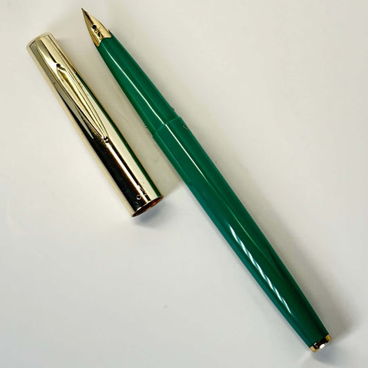 Sailor Fountain Pen; Green Barrel with Gold Cap Ozark Pen Shop