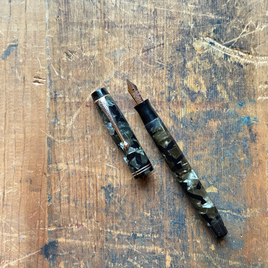 Parker Moderne, made in Canada, Gray Pearl Button Filler