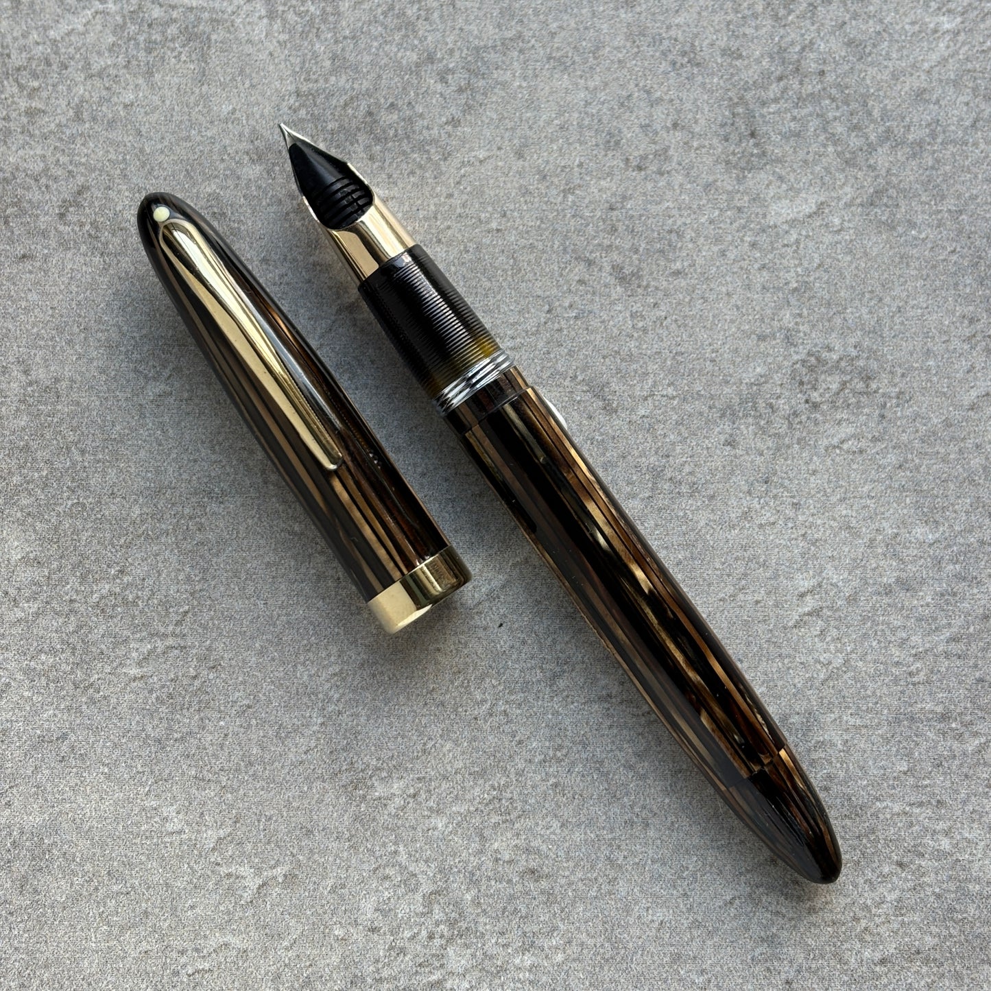 Sheaffer Triumph Lifetime Fountain Pen, Golden Brown