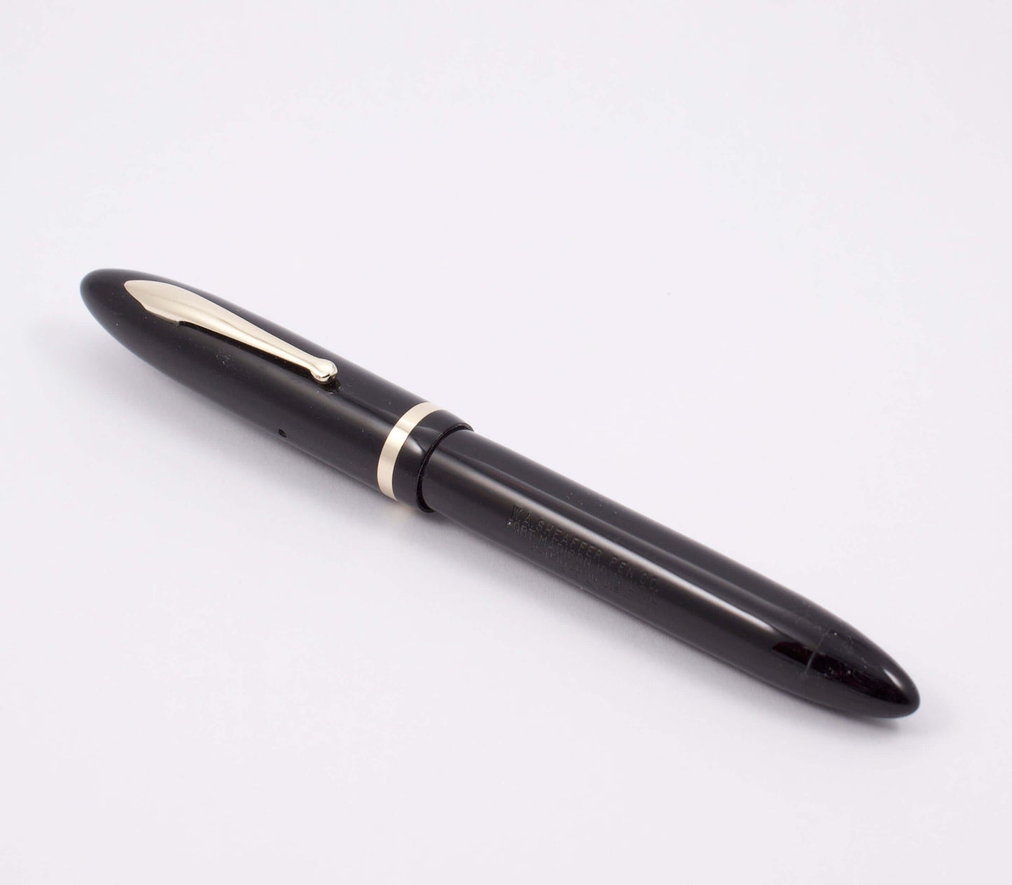 Sheaffer Balance Fountain Pen, Jet Black, Vac-fil, Black, non white dot. Fine number 5 Feather Touch Nib. Product Name: Sheaffer Vac-Fil Balance Fountain Pen Manufacture Year: 1940's Length: 5 1/4 Filling System: Vac-Fil, has been restored and has a new s