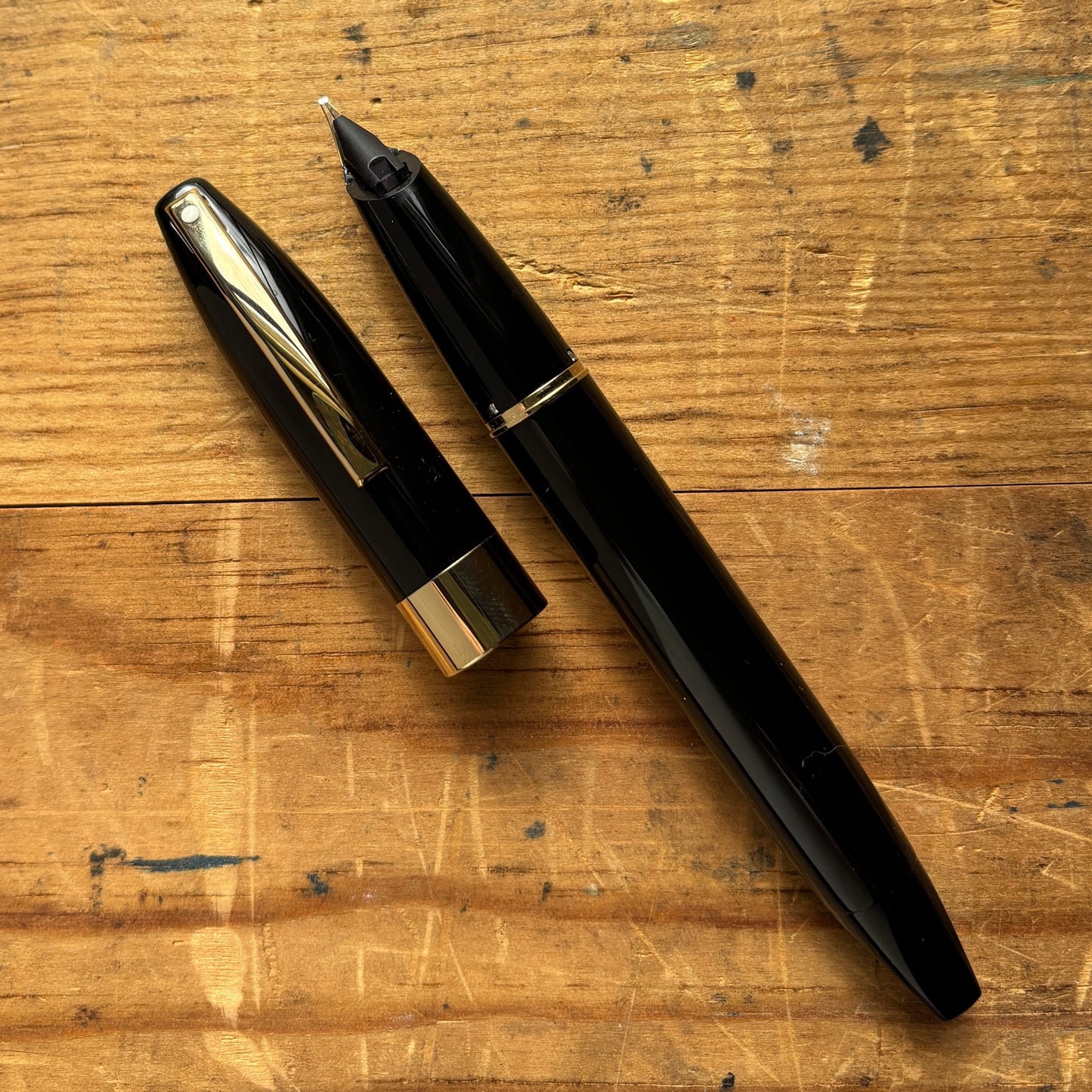 Sheaffer Legacy Fountain Pen, Black Lacquer with Gold Plated Trim