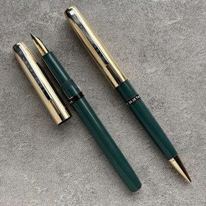Wahl-Eversharp Slim Ventura Fountain Pen/Pencil Set, Gray with Gold Caps