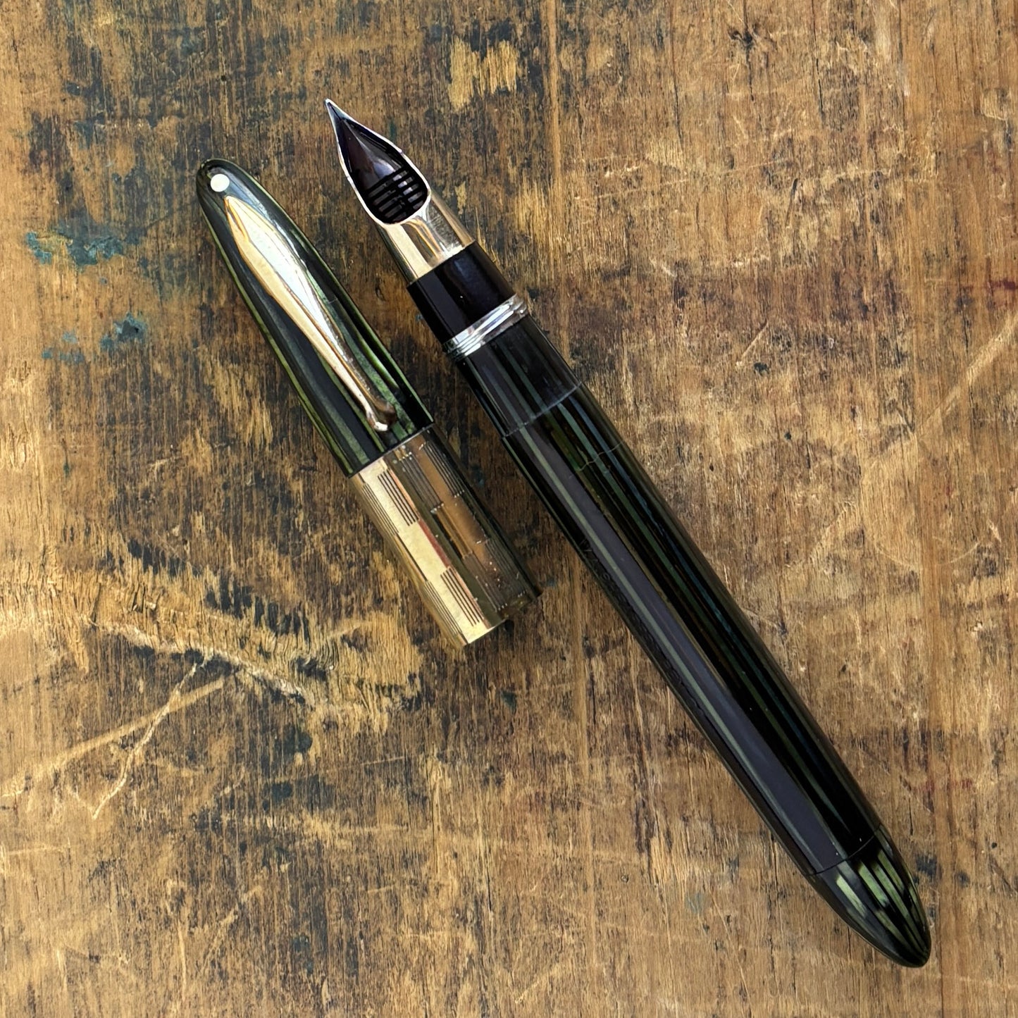 Sheaffer Triumph Vacuum-fil, Marine Green, Extra-wide cap Band, Fine Two-tone Nib