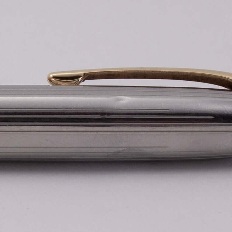 Sheaffer Snorkel Fountain Pen, Sentinel, Two-tone 14K Triumph Nib, White Dot Type: Restored Vintage Sheaffer Fountain Pen Product Name: Sheaffer Clipper Snorkel Manufacture Year: 1952-1959 Length: 5 9/16 Filling System: Snorkel Filler, Restored with new s