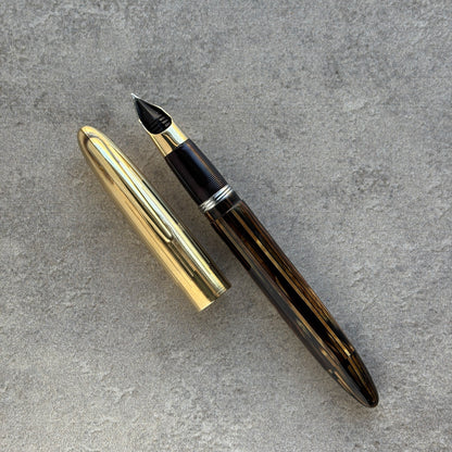 Sheaffer Crest Deluxe - Fountain Pen