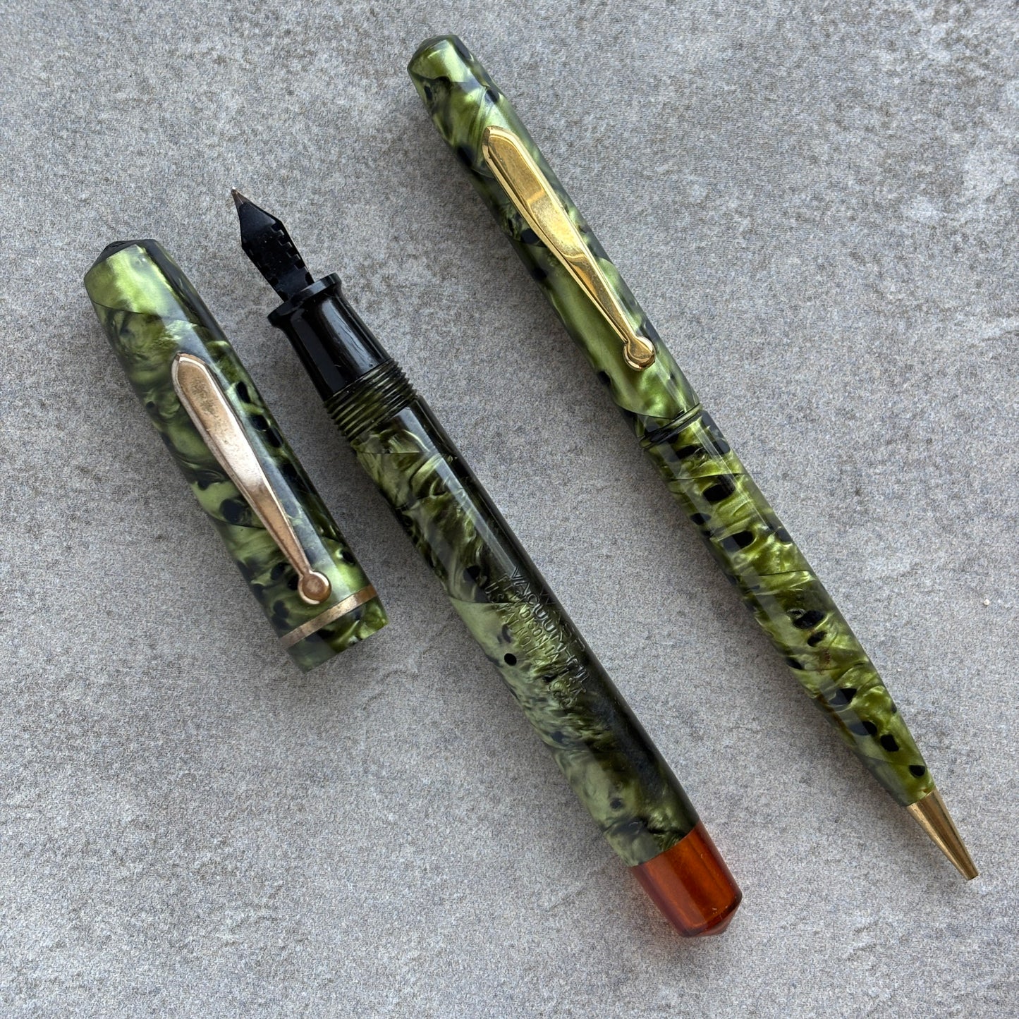 Sheaffer WASP, a Sheaffer Sub-Brand, Vacuum-fil, Fountain Pen Set