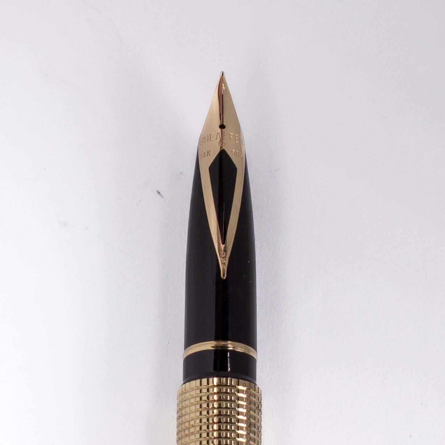 ${titleName/Type: Sheaffer Targa Fountain Pen/Ballpoint Set Manufacture Year: 1980's Length: 5 5/16 Filling System: Sheaffer Cartridge or Converter Color/Pattern: Gold Plated Basket Weave Nib Type/Condition and remarks: Fine 14K Inlaid Nib Condition: ﻿Exc