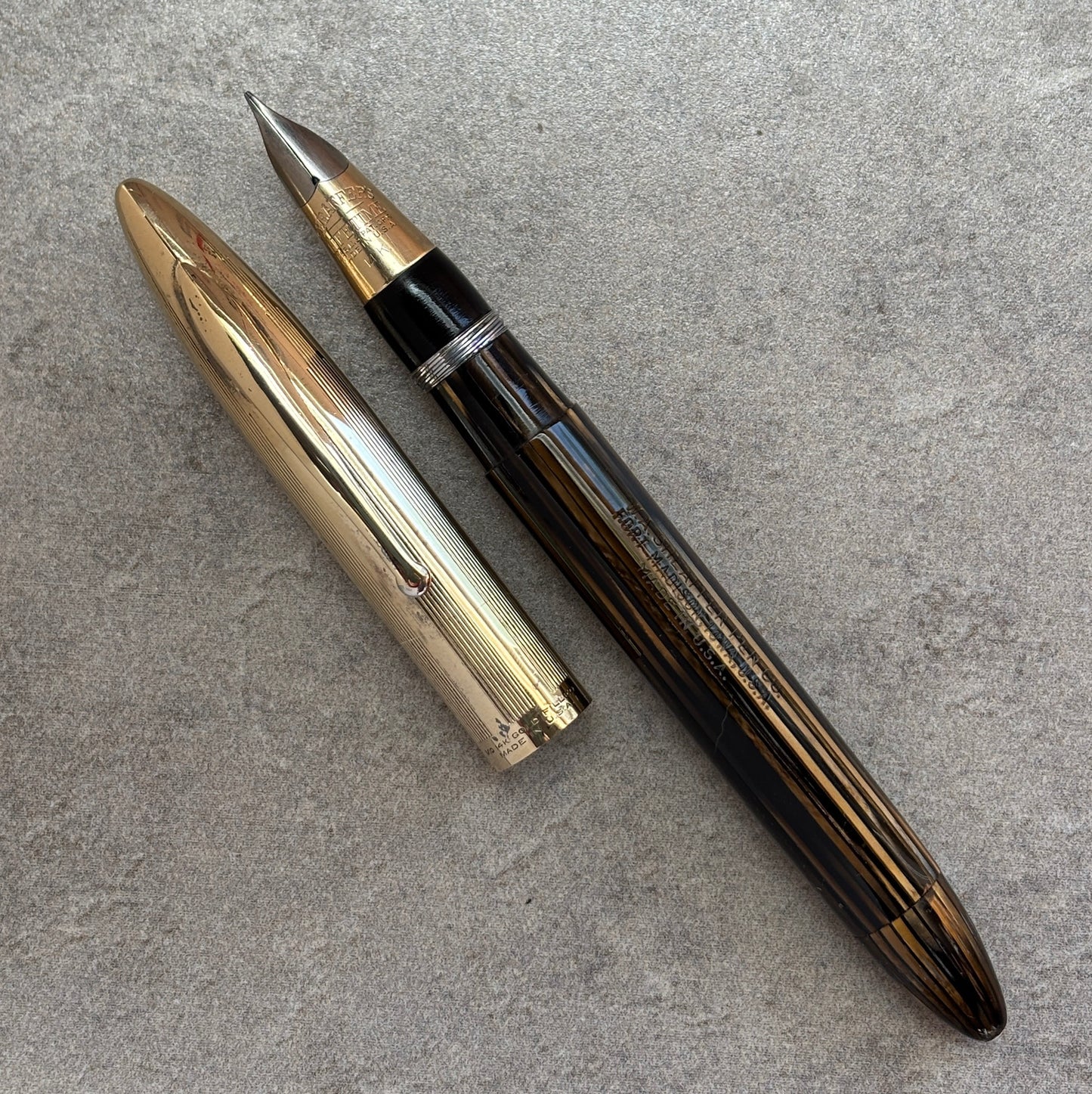 Sheaffer Triumph Crest; Golden Brown