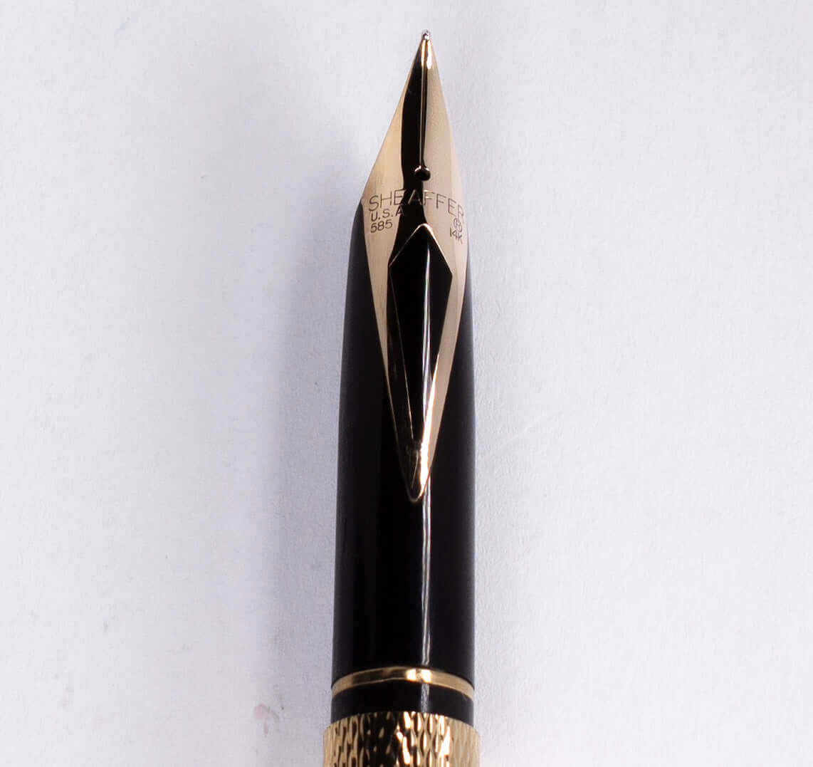${titleName/Type: Sheaffer Slim Targa Manufacture Year: 1980s Length: 5 3/8 Filling System: It takes Slim Sheaffer-style cartridges or converters. The original squeeze converter is included. Color/Pattern: 23K electroplate finish in a deep-cut Barley Corn