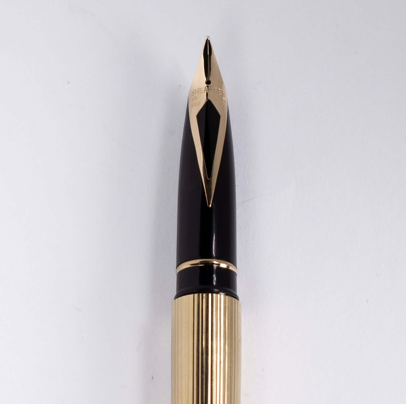 Sheaffer Targa, Gold Plated Lined Pattern, Medium 14K nib. Sheaffer Targa Ozark Pen Shop   