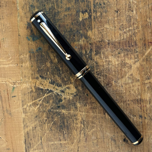 Sheaffer Connaisseur, Black with Gold-filled Trim