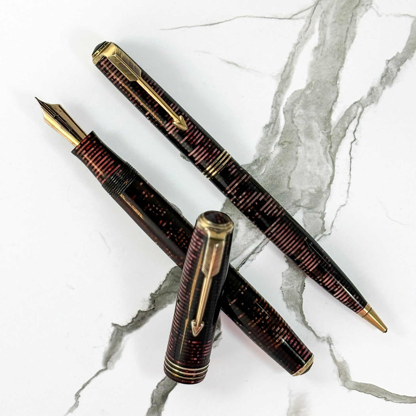 Standard Parker Vacumatic Burgundy Pearl Fountain Pen/Pencil Set