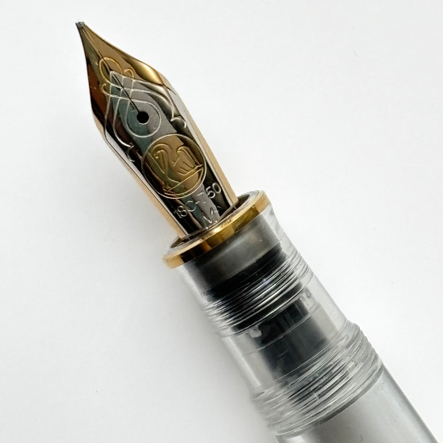 Pelikan M800 Demonstrator, Clear Cap and Barrel, Gold-plated Trim