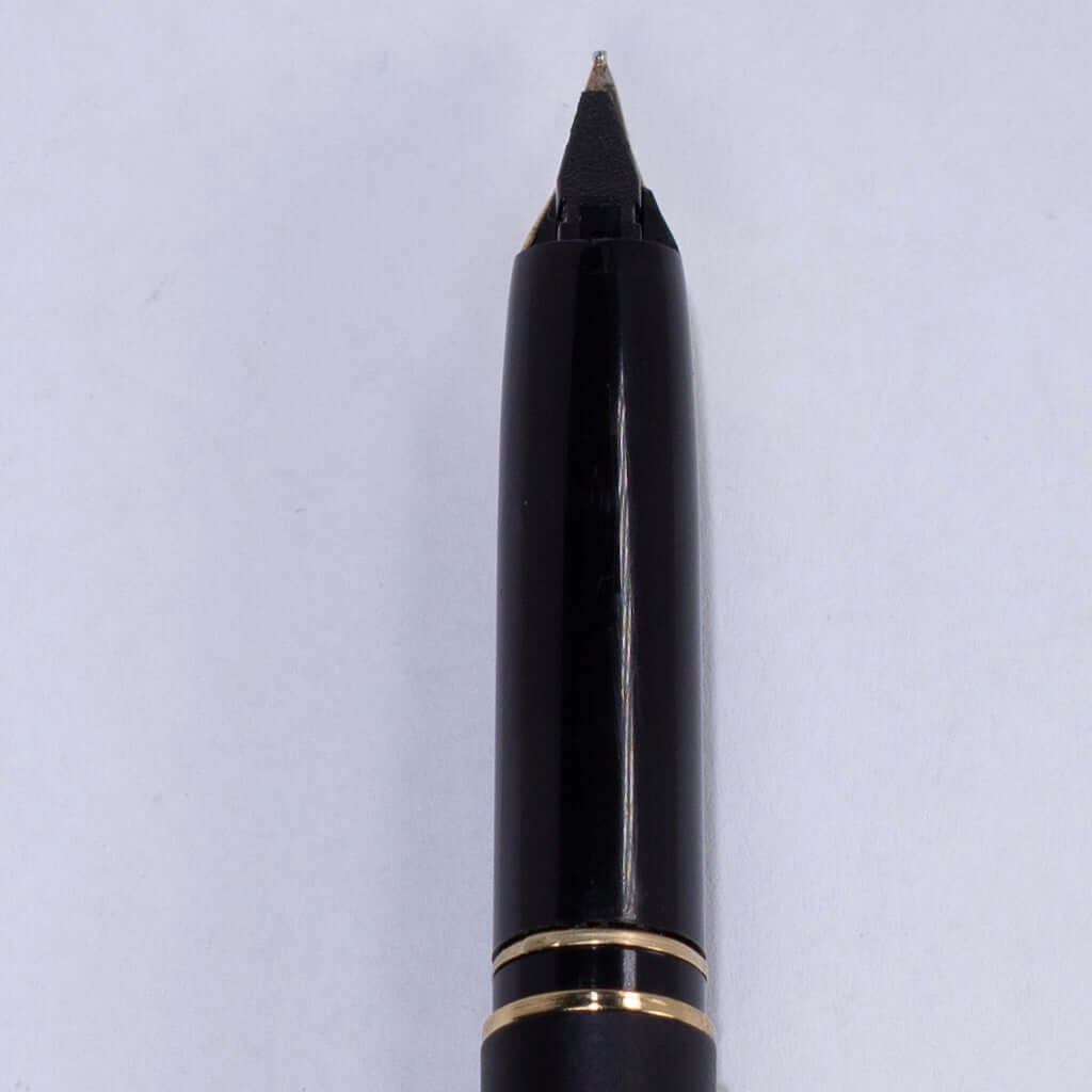 ${titleName/Type: Sheaffer Slim Targa Manufacture Year: 1980s Length: 5 3/8 Filling System: It takes Slim Sheaffer-style cartridges or converters. The original squeeze converter is included. Color/Pattern: ﻿ Mate Black finish with 23K electroplate trim an