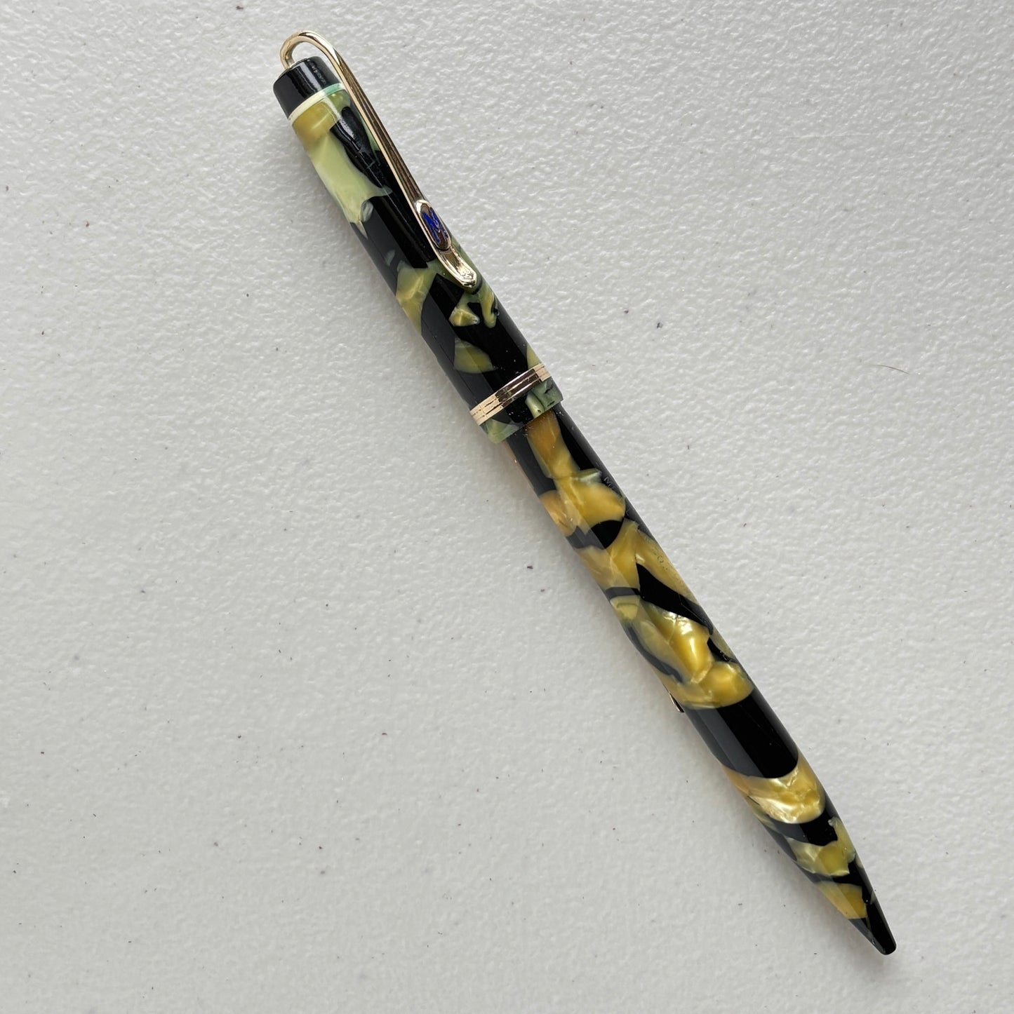 Diamond Medal Comrade Black and Pearl Fountain Pen