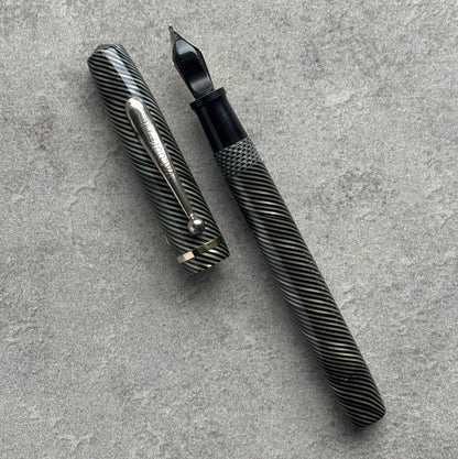Vacuum-Fil Fountain Pen (Sheaffer Sub Brand), Black and Gray